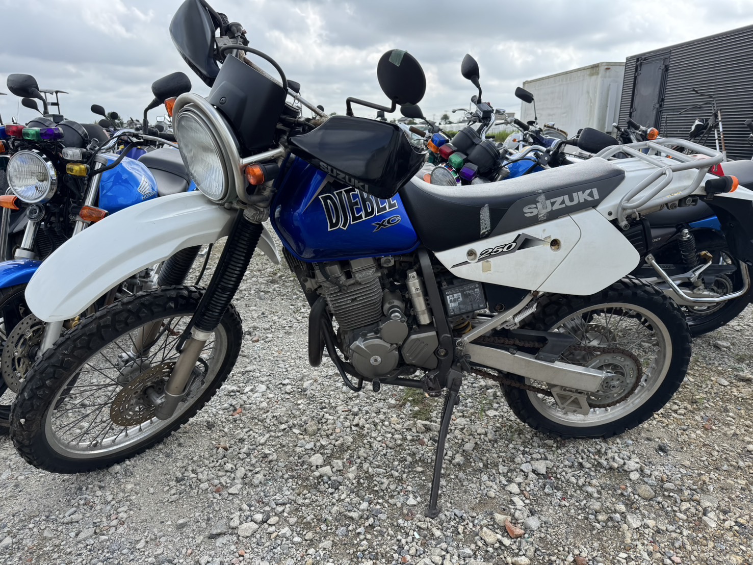 茨城県筑西市よりスズキのジェベル250XCを無料でお引き取り致しました。
