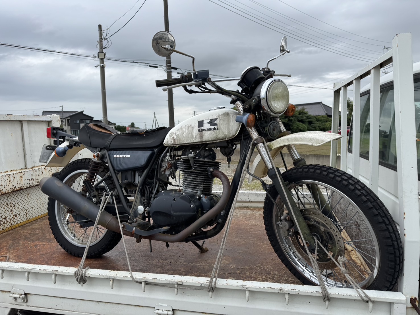 茨城県牛久市よりカワサキ 250TRを無料引取致しました。